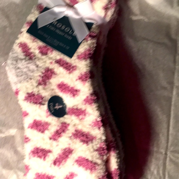 4 pair of AEROSOLES slipper socks - Picture 1 of 3